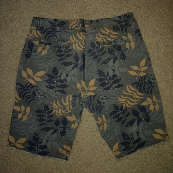 Mens Charles and a Half shorts - Picture 3 of 3